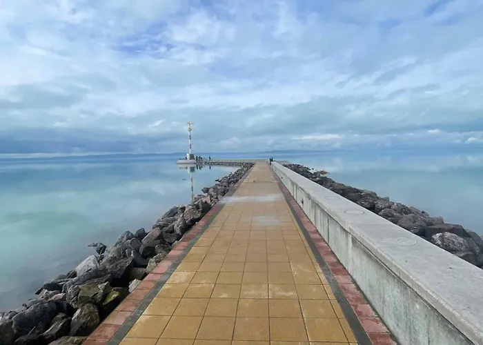 Unit_type_semidetached_house 55082 * Siofok